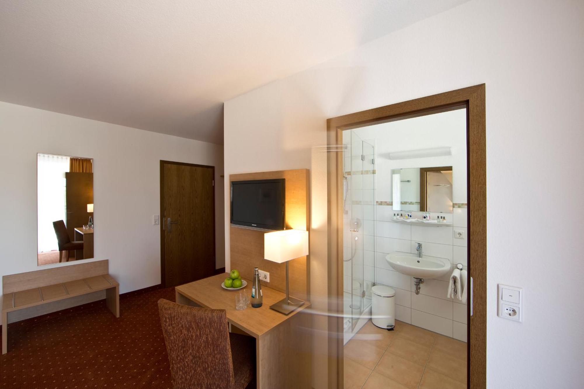 Taste Style Hotel Baeren Аугген Экстерьер фото